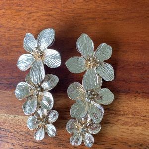 Hibiscus Flower Costume Jewelry. Gold tone.